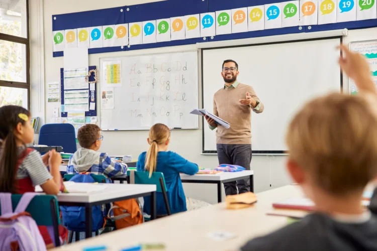 Educação no Brasil enfrenta desafios históricos e busca caminhos para garantir ensino de qualidade