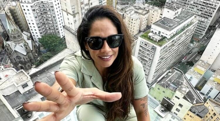 Fê Mendonça une autenticidade, impacto social e comunicação sem filtros para inspirar milhares de mulheres